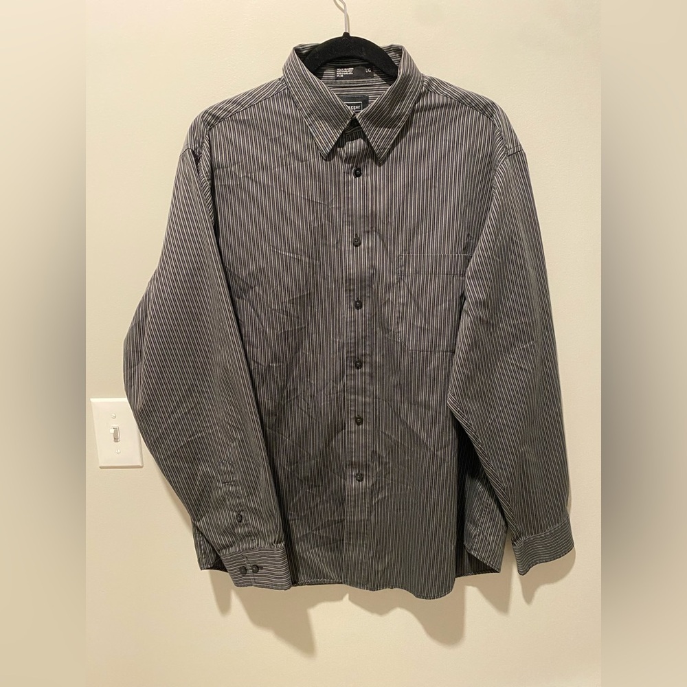 Men’s Haggar Long Sleeve Gray Striped Button Down Size Large